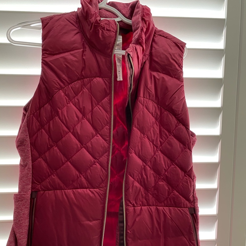 Lululemon pink vest size 12